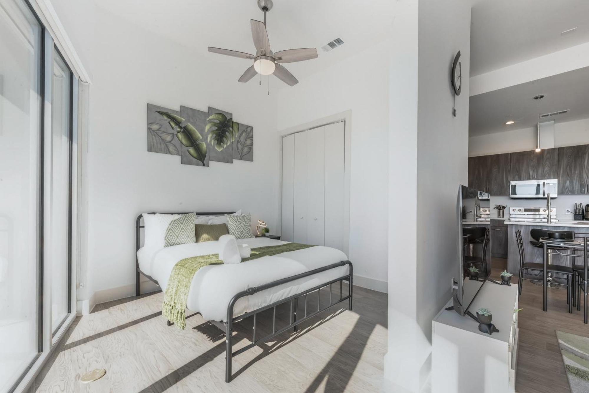 Snazzy Loft Style 2Br I Gym I Parking I Workspace ดัลลัส ภายนอก รูปภาพ